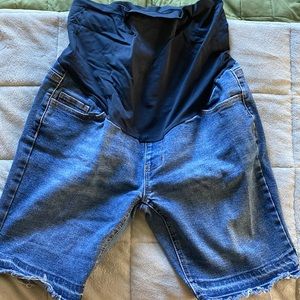 Women’s Maternity Bermudas